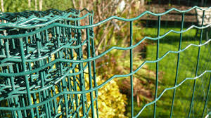 A Comprehensive Guide to Choosing the Right Mesh Fence for Your Needs